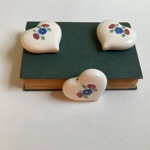 3 ceramic hearts- vintage
